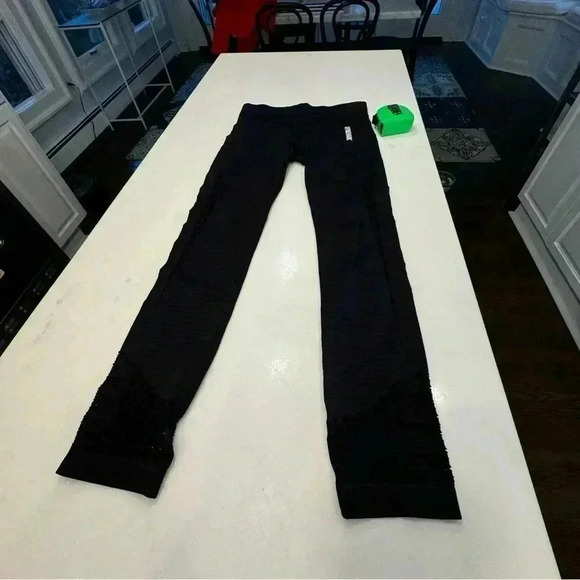 Gymshark Women's Perforated Performance Seamless Leggings Black Size S - Picture 7 of 10